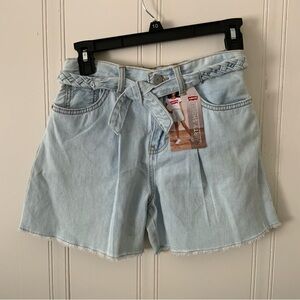 NWT Levi's Girl’s Blue Denim Shorts with Frayed Hem